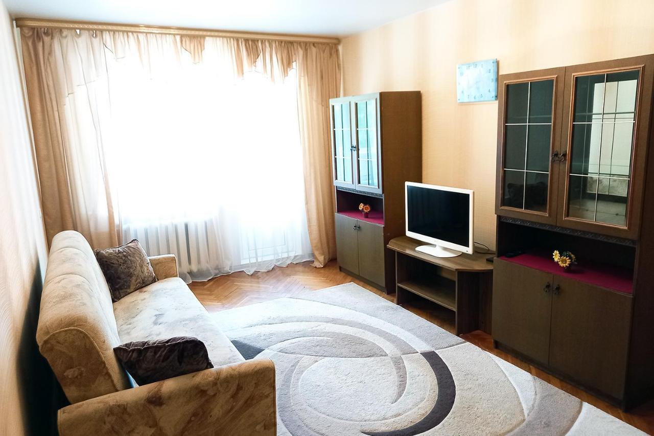 Ferienwohnung Уютная, Благоустроенная 2-Комнатная Квартира, Wifi Bobruisk Exterior foto